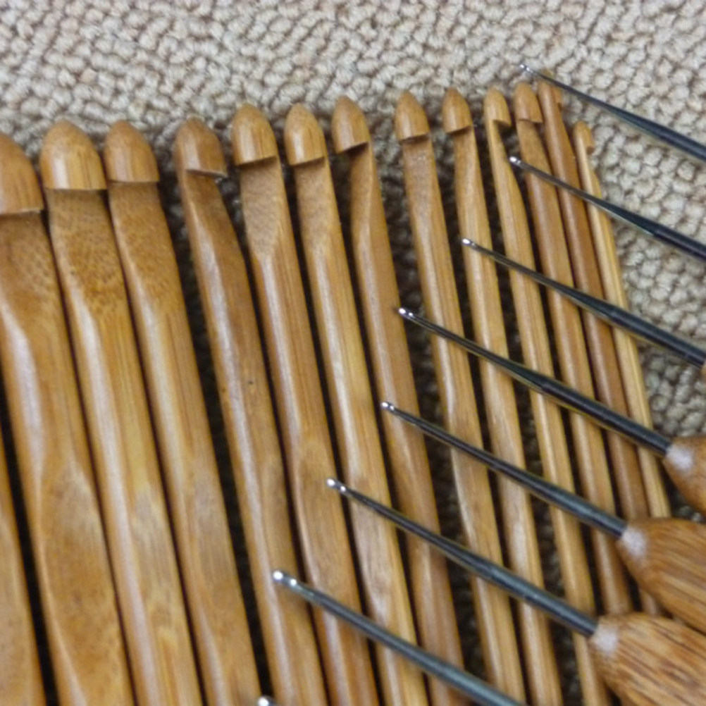 Wooden Crochet Hooks Ergonomic Handle - 12Pcs Wood Knitting Needles Set Premium