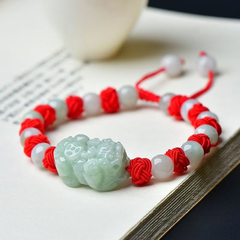Natural Burmese Jadeite Pixiu  - đánh giá và giá Beading